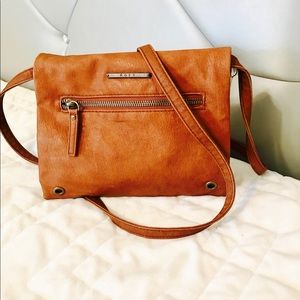 ✨ROXY Cognac leather Messenger Bag✨